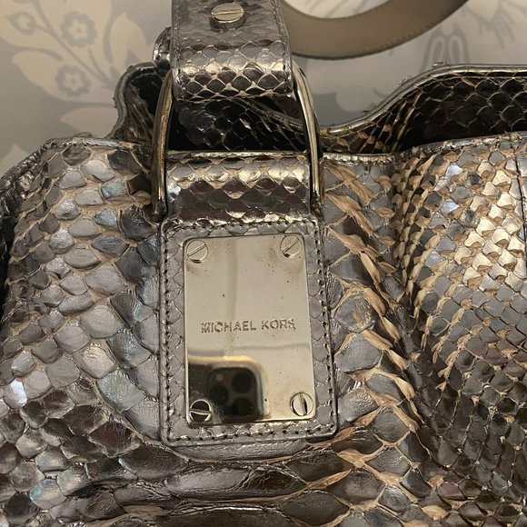 MICHAEL KORS/ITALY Metallic Python Silver Snake Skin Leather Shoulder Bag - Picture 17 of 17